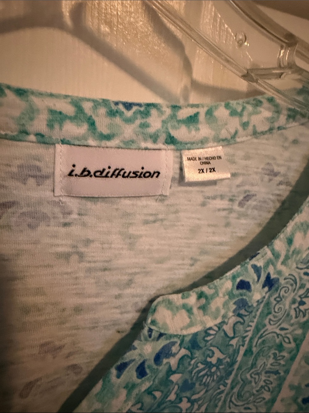Bundle of 2 Lightweight V-Neck Tunics - Picture 4 of 8